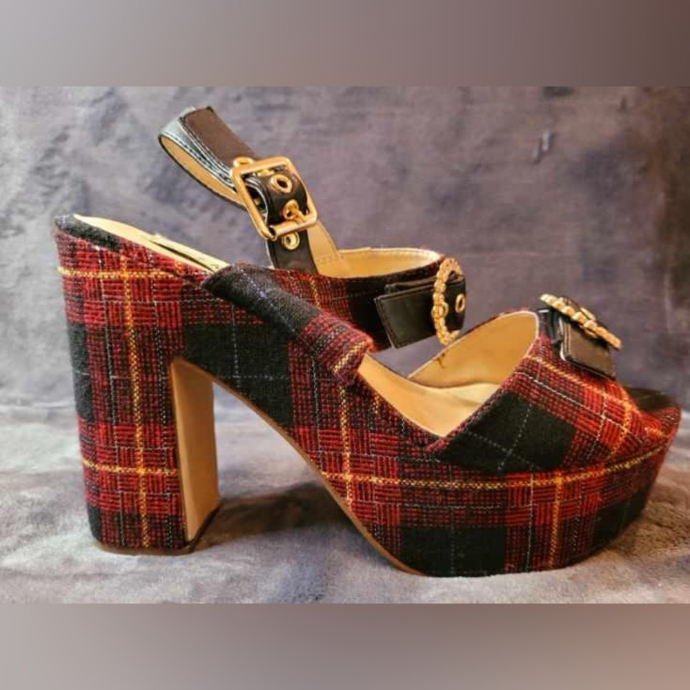 Cape Robbin plaid platform heels size 8